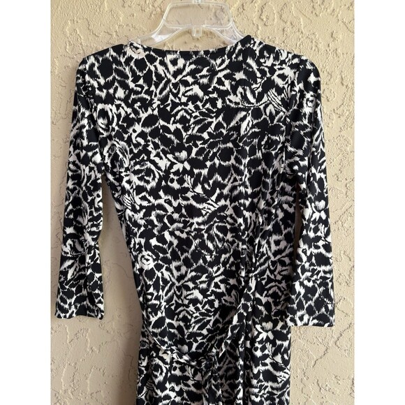 BCBG MaxAzria Women’s Small Black Ivory Floral 3/4 Sleeve Stretch Wrap Tie Dress - Picture 4 of 11